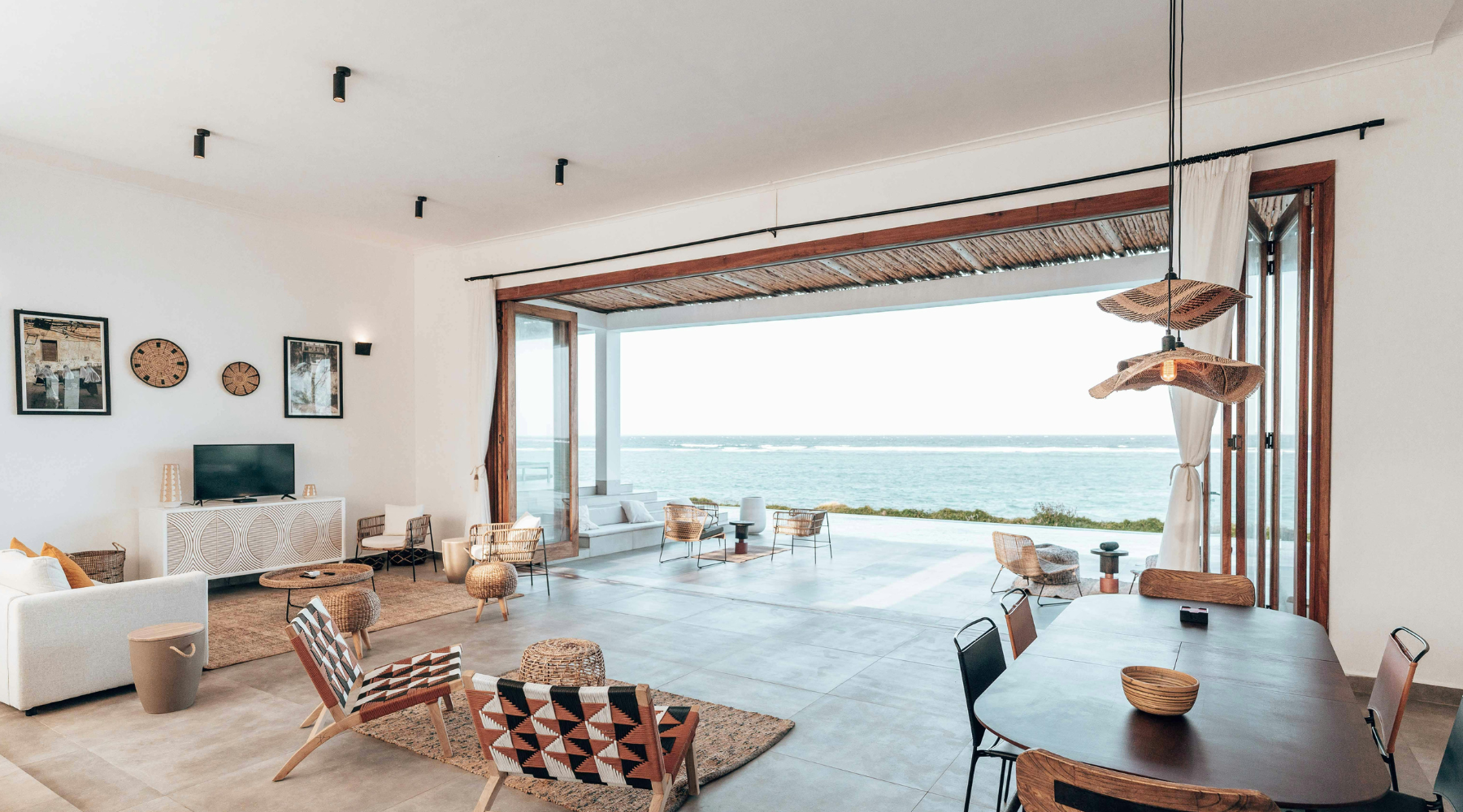 How Activated Carbon Keeps Your Home Smelling Clean